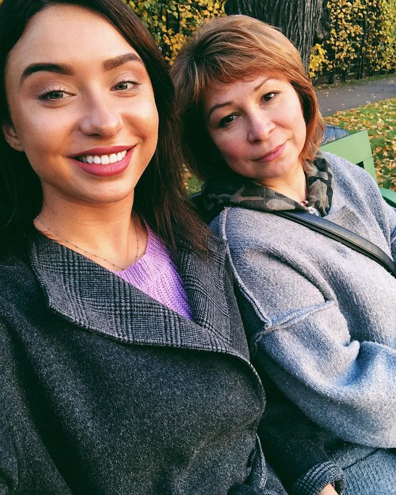 Maria Sokolova with her mother