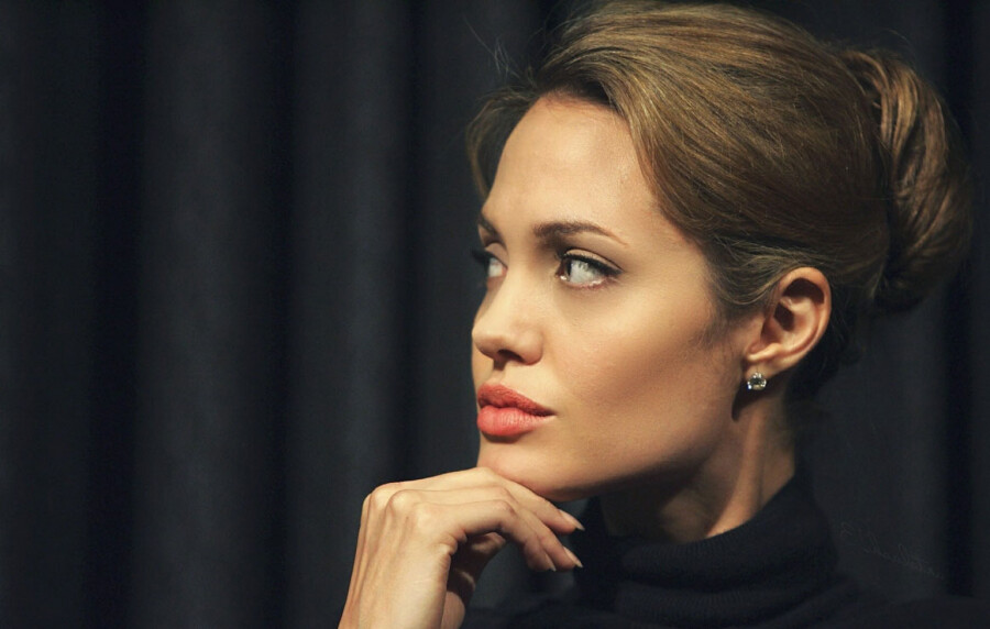 TOP 10 most beautiful girls from different countries