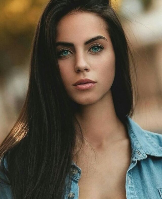 mavi gözlü qız