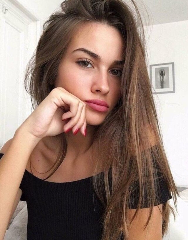 amateur photo of a girl