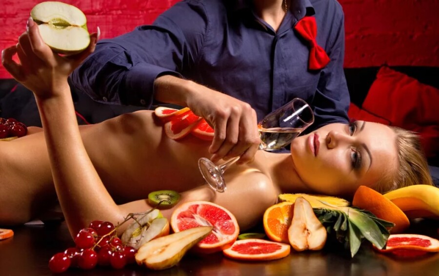 Masturbating with food: how to masturbate with cucumber, banana or other foods