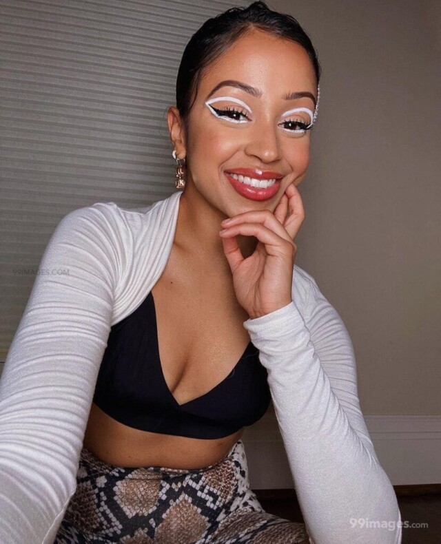 Liza Koshy (@lizza)