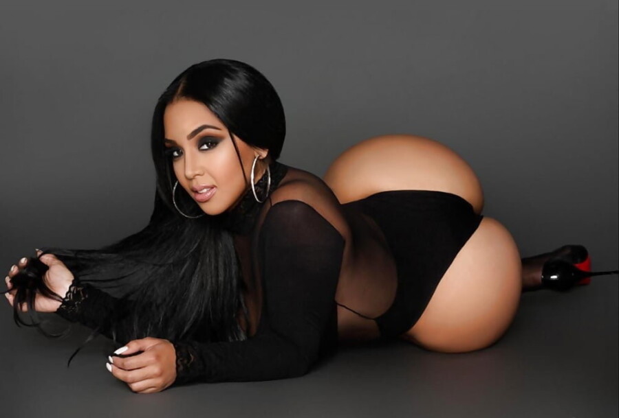 Which girls' butts do guys like and why