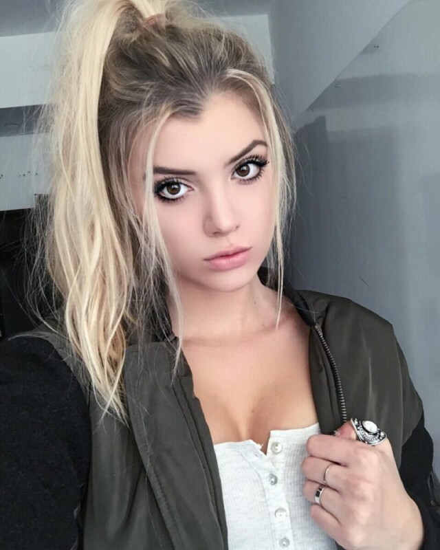 Alissa Violet (@alissaviolet)
