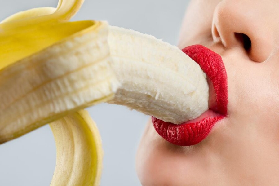 Masturbating with food: how to masturbate with cucumber, banana or other foods