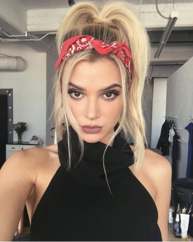 Alyssa Violet (@alissaviolet)