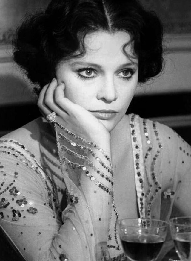 Laura Antonnelly (1941 – 2015) 
